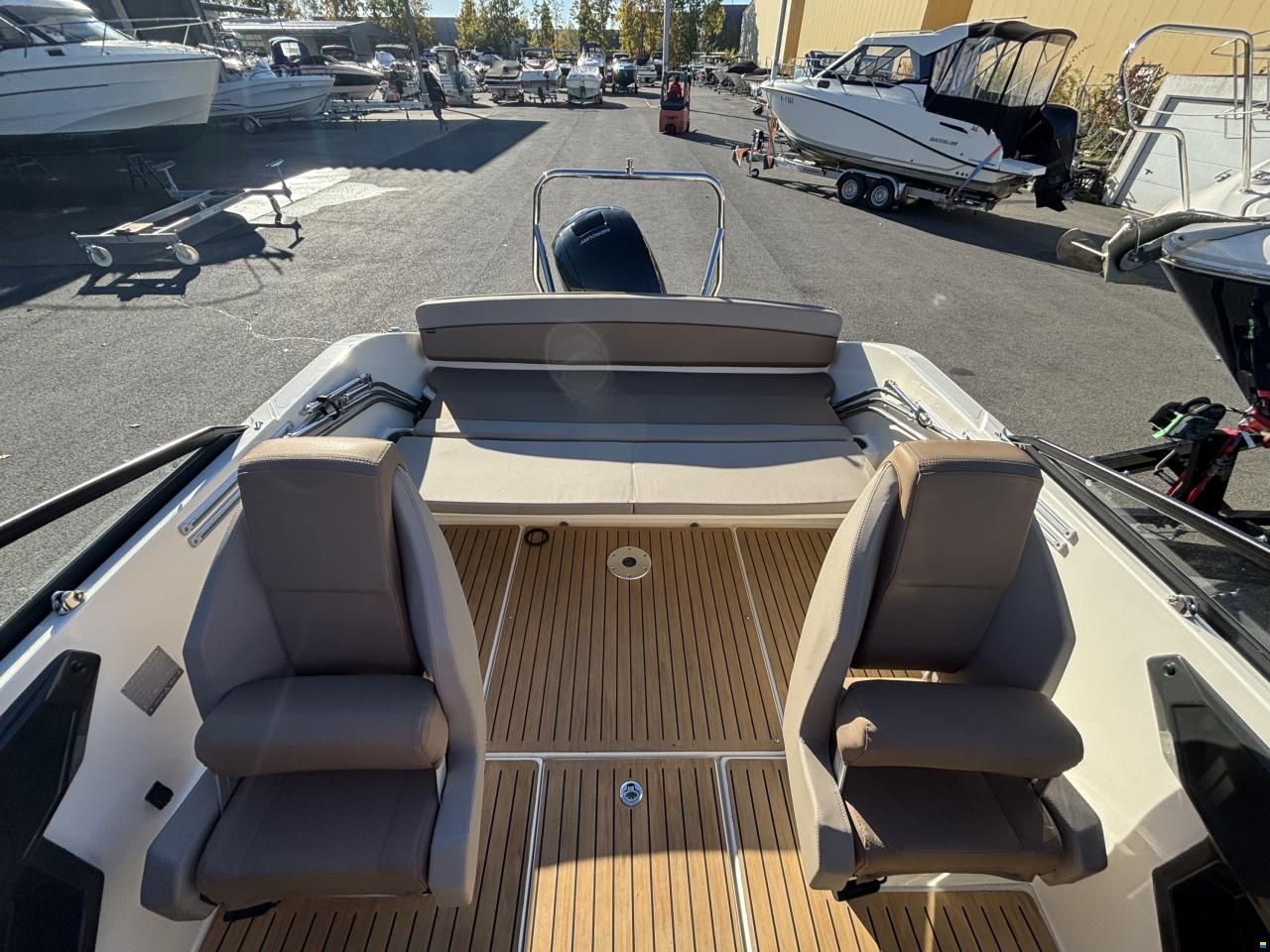 Quicksilver Activ 605 Bowrider