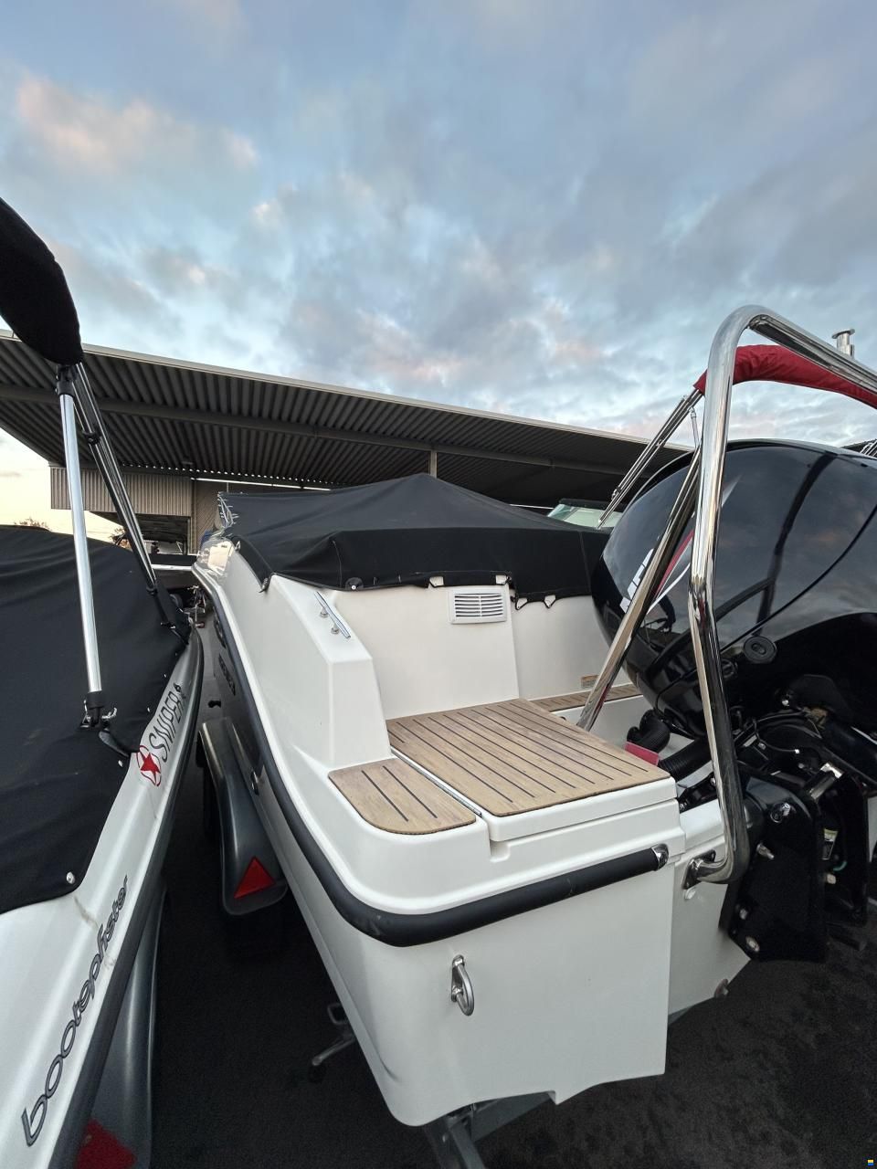 Quicksilver Activ 605 Bowrider