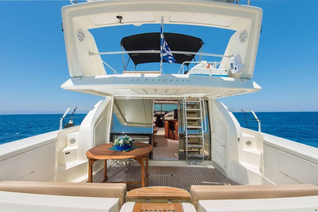 Ferretti 55