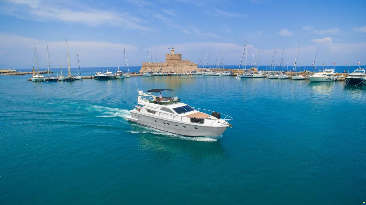 Ferretti 55