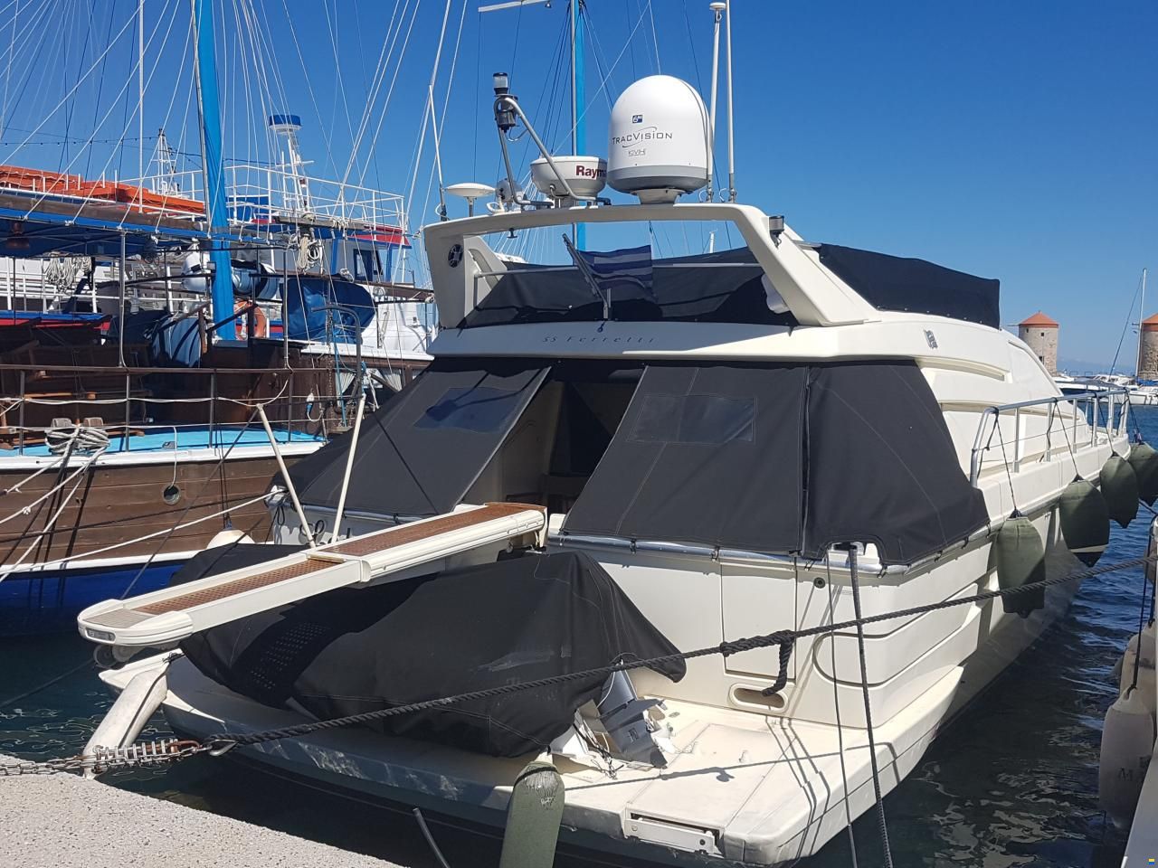 Ferretti 55