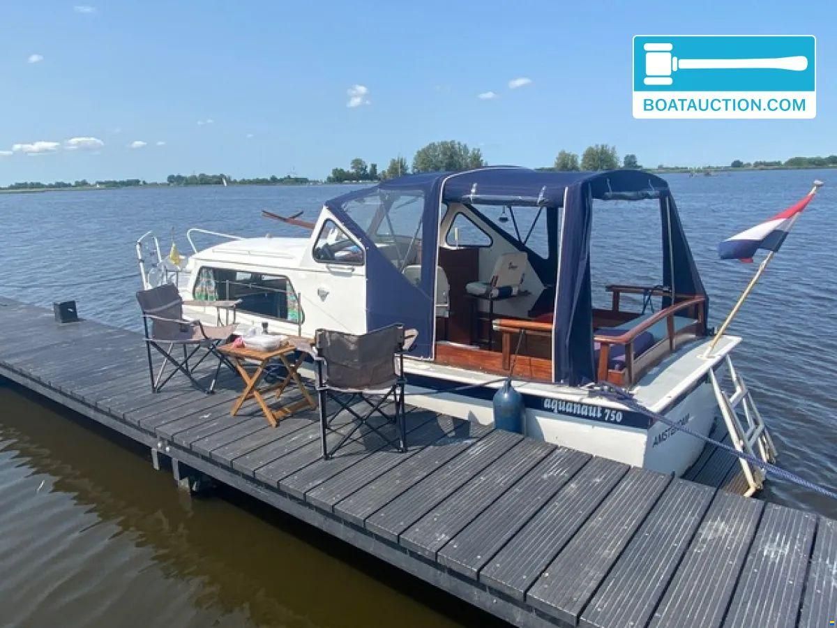 Aquanaut 750