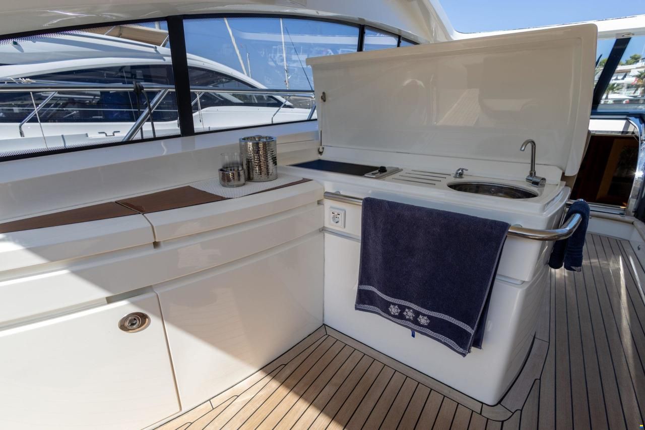 Princess V53