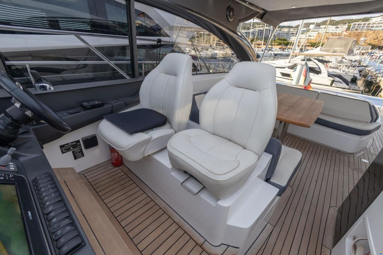 Princess V48 Open