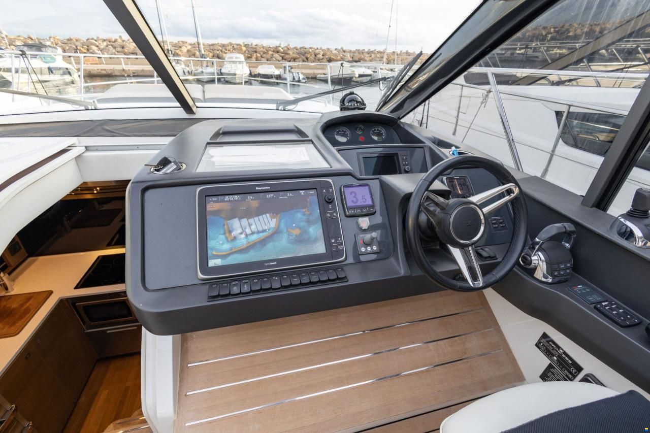 Princess V48 Open