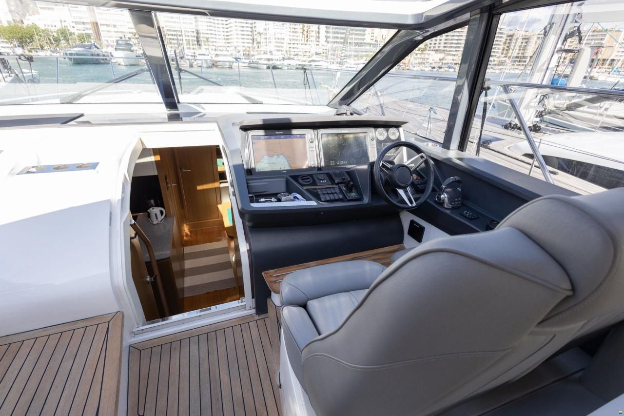 Princess V58 Open