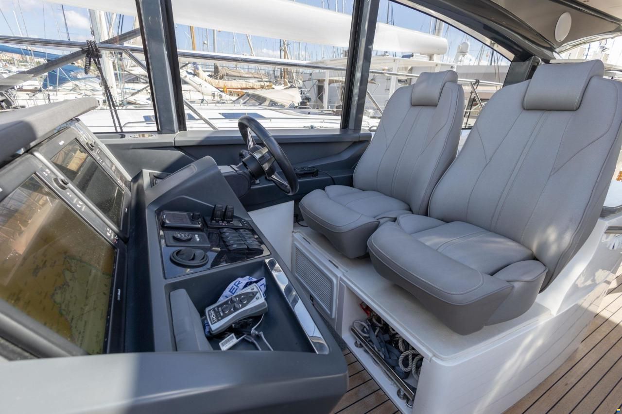 Princess V58 Open