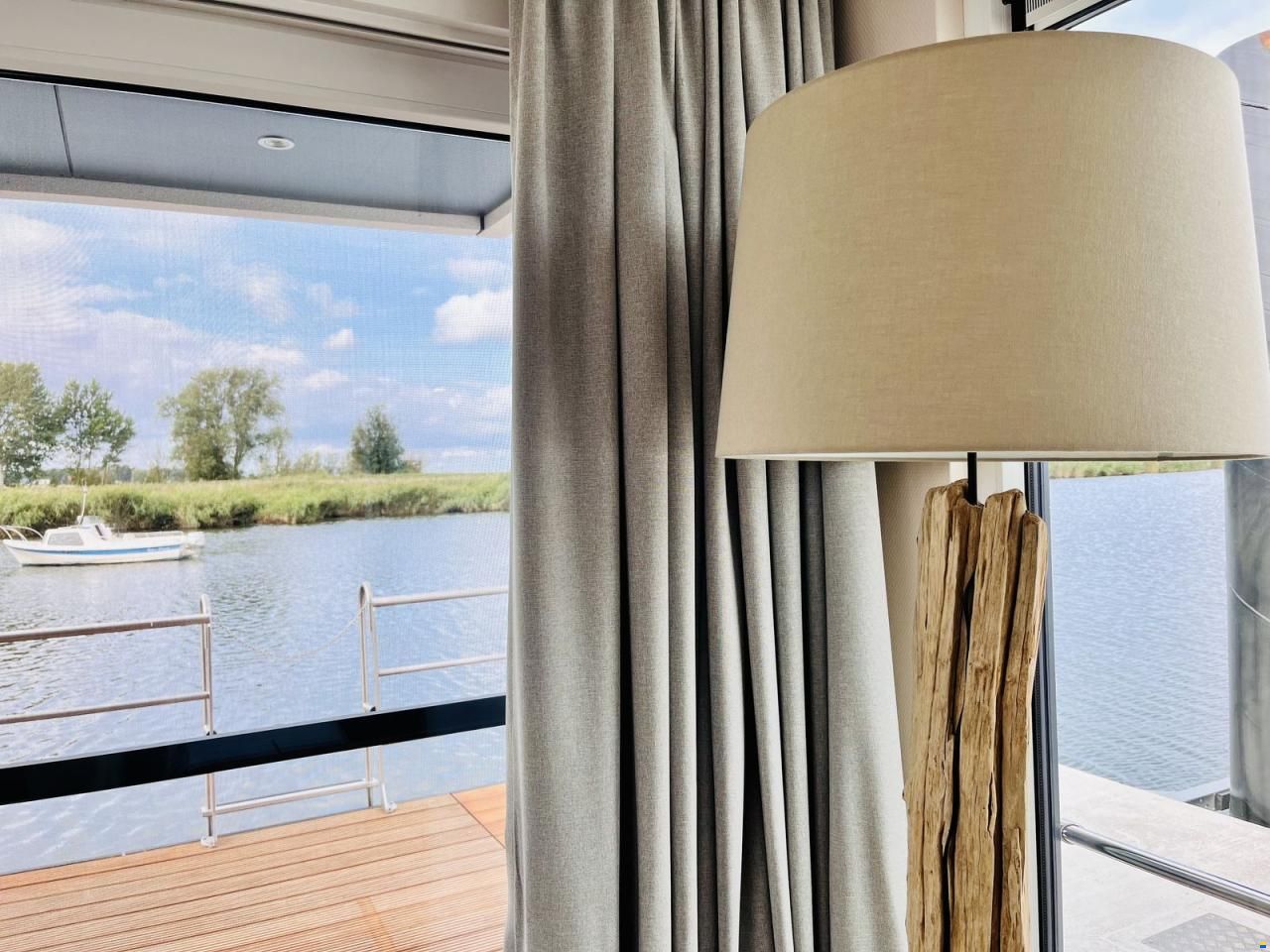 Floating 44 Typ Scandic