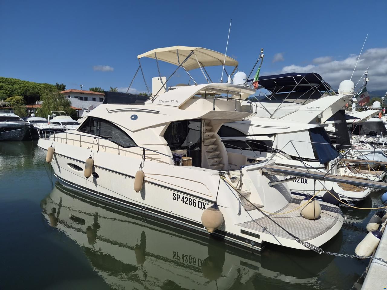 Cayman 50 Fly