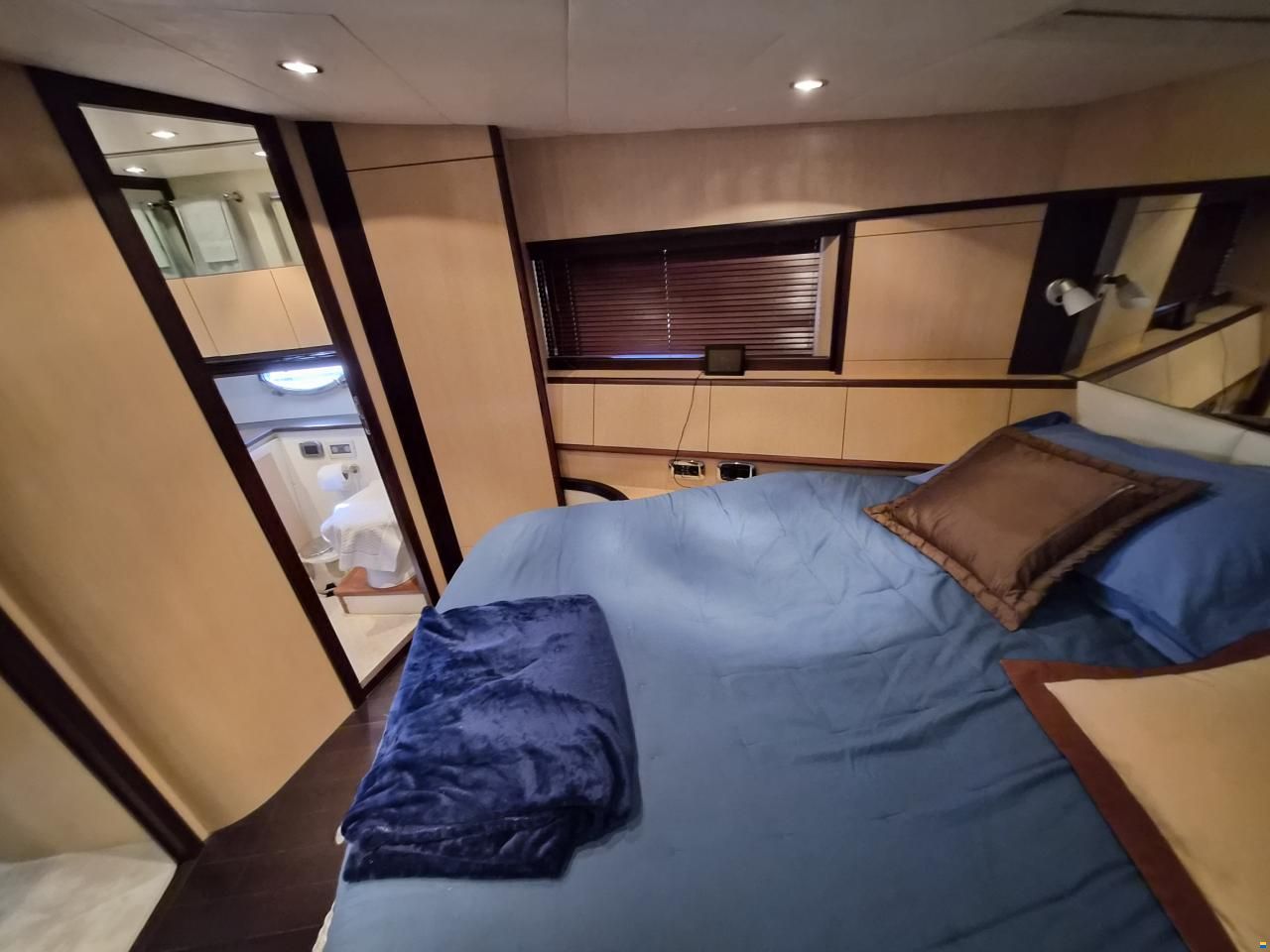 Cayman 50 Fly