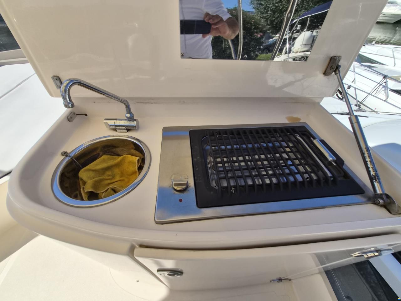 Cayman 50 Fly