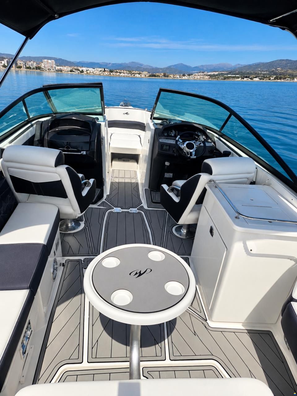 Monterey 255SS