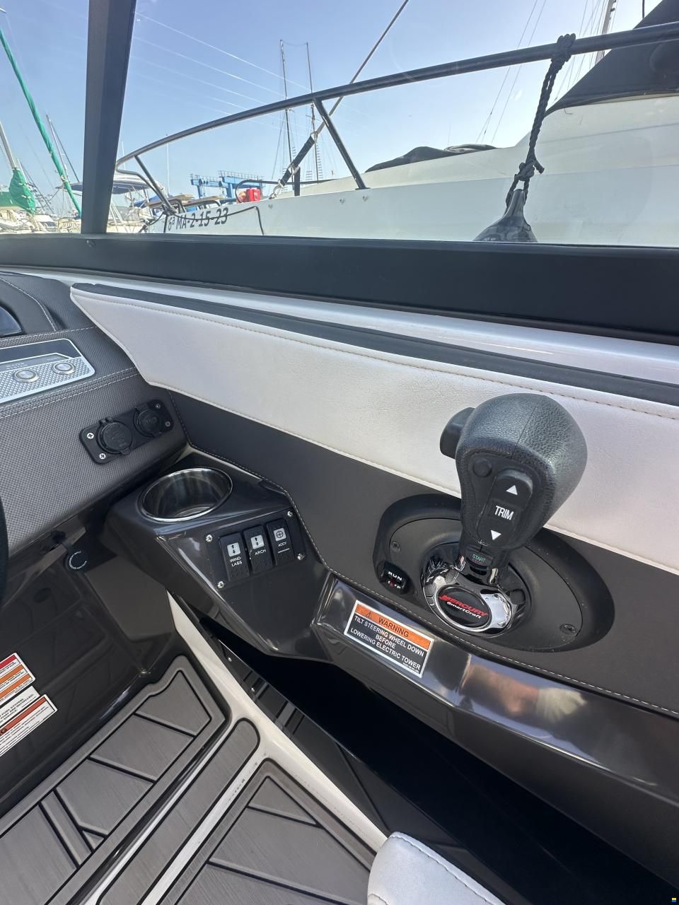 Monterey 255SS