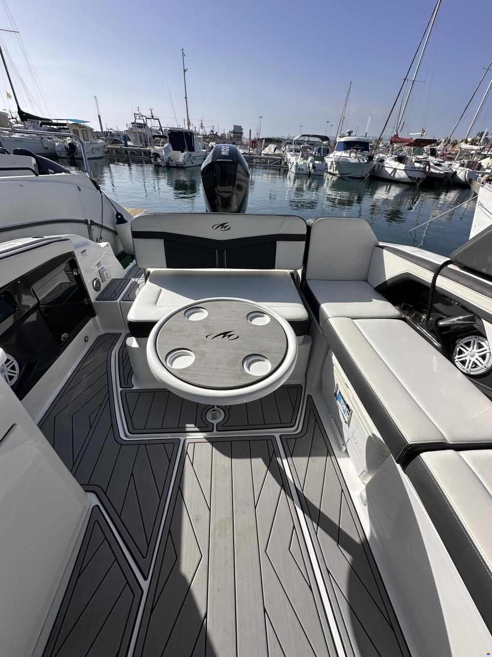 Monterey 255SS