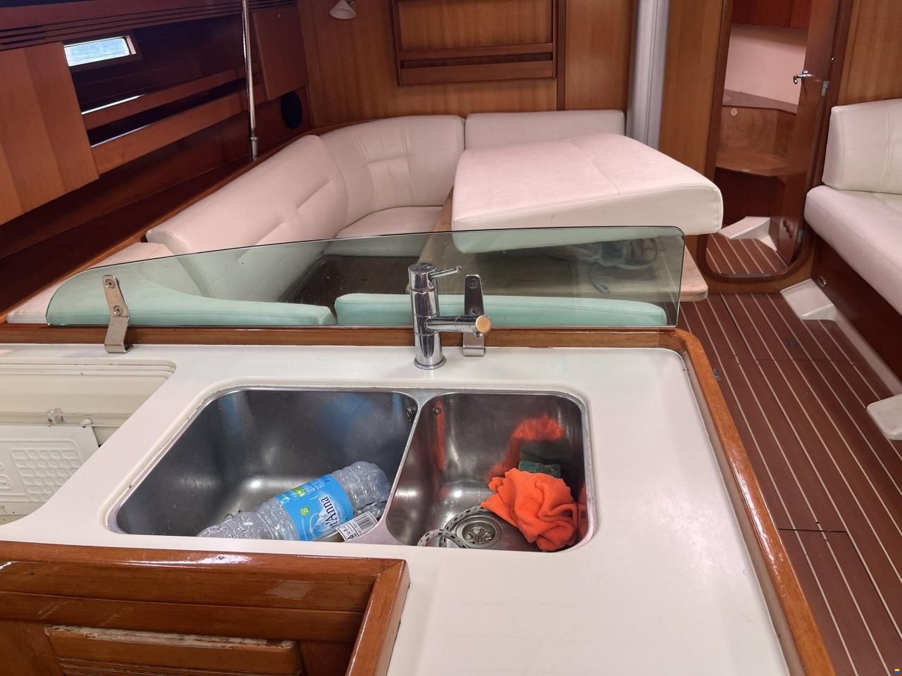 Dufour 44 Performance
