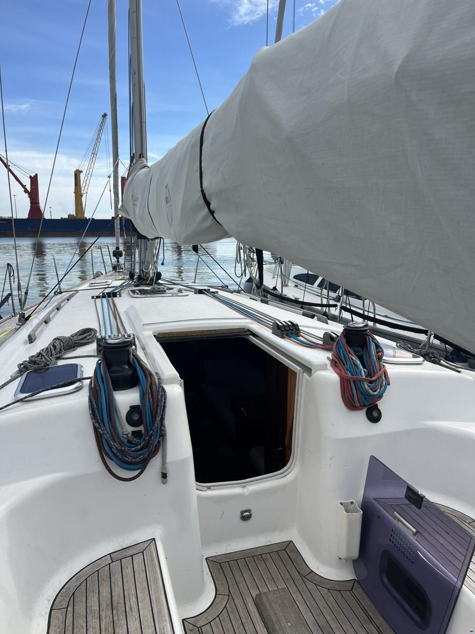 Dufour 44 Performance