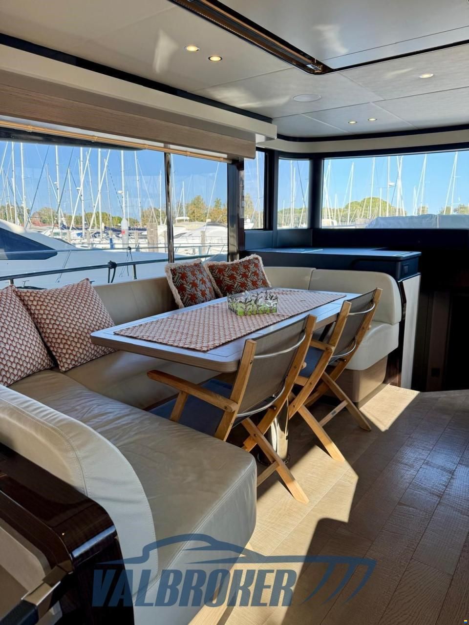 Absolute 52 NAVETTA
