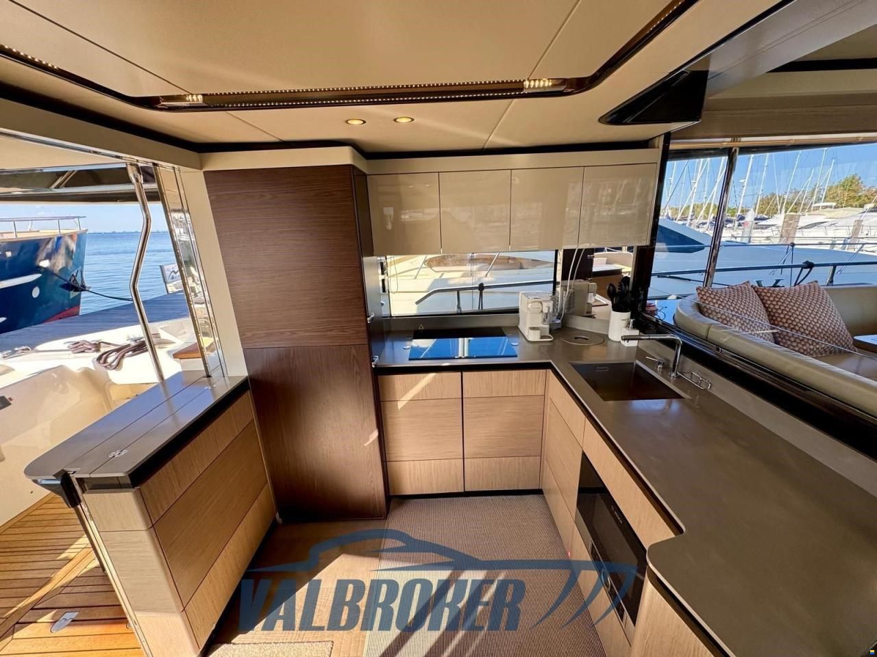 Absolute 52 NAVETTA