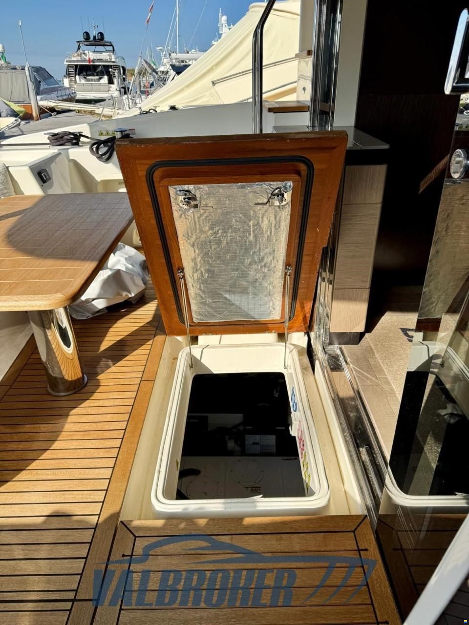 Absolute 52 NAVETTA