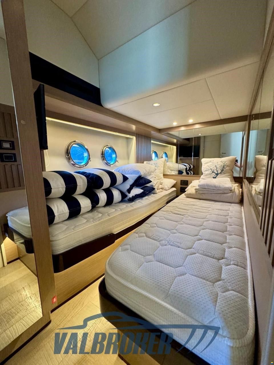Absolute 52 NAVETTA