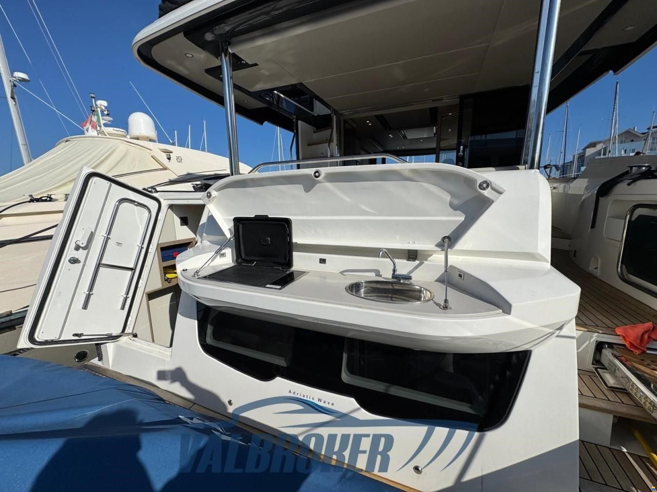 Absolute 52 NAVETTA