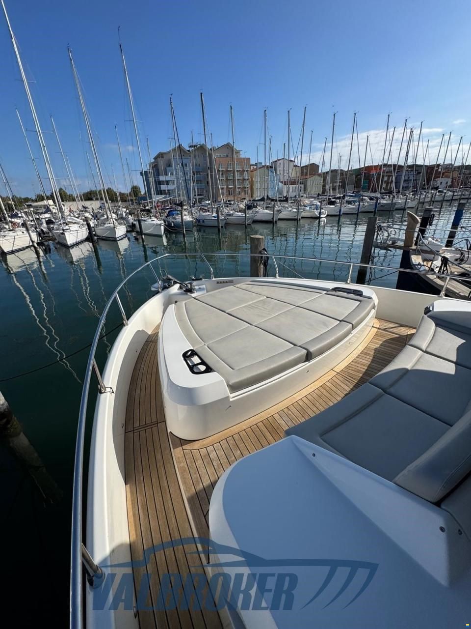 Absolute 52 NAVETTA