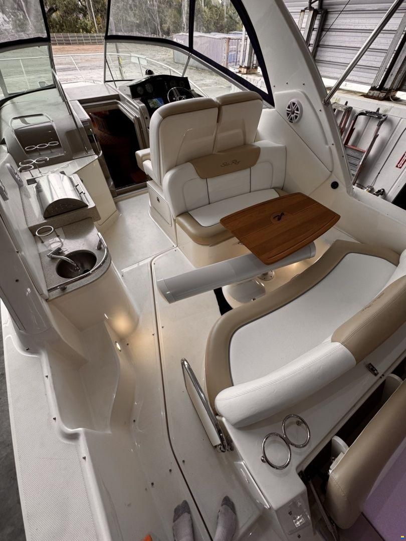 Sea Ray 310