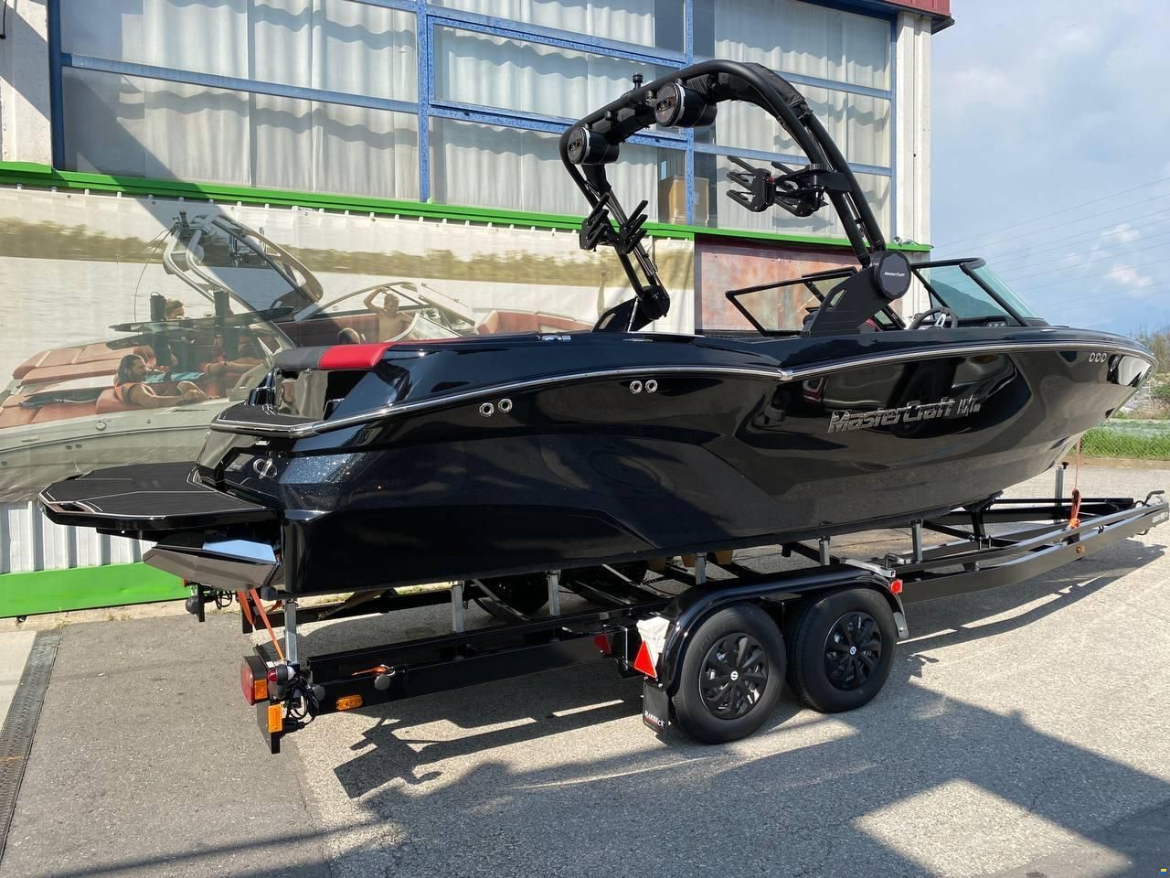 MasterCraft NXT23 | 2024 | Black x Red