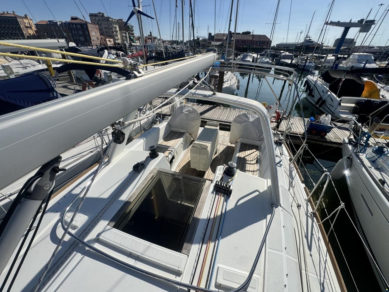 Beneteau Oceanis 38