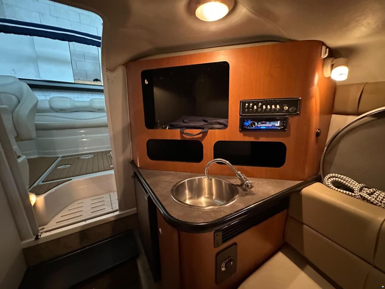 Crownline 255