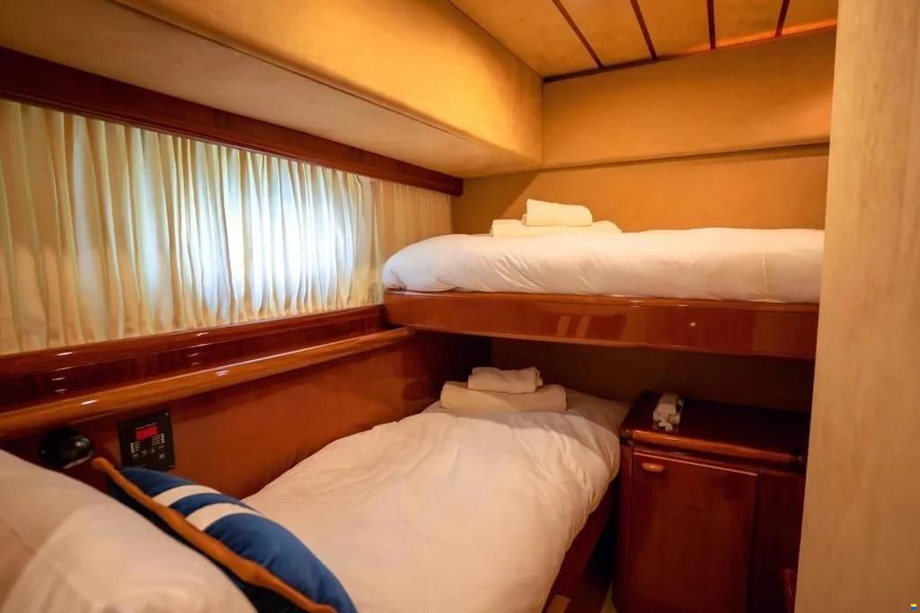 Ferretti 70