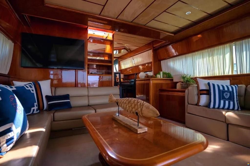 Ferretti 70