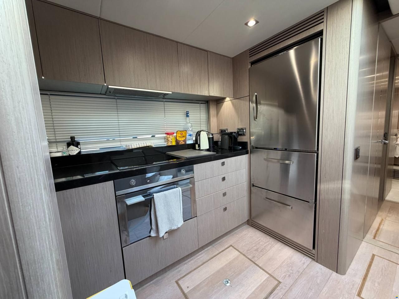 Sunseeker Predator 68
