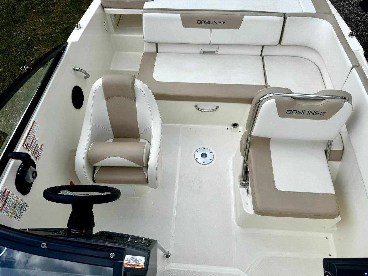 Bayliner VR5 Cuddy