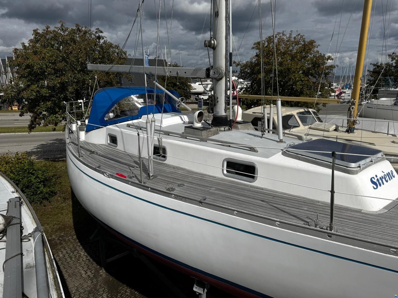 Nautors Swan 37