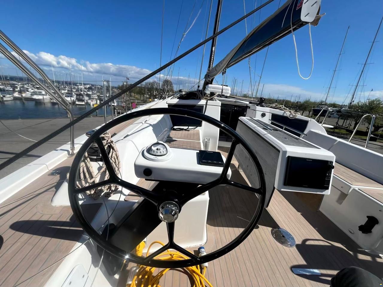 Dufour 430