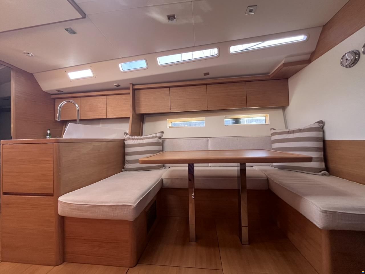 Solaris 44