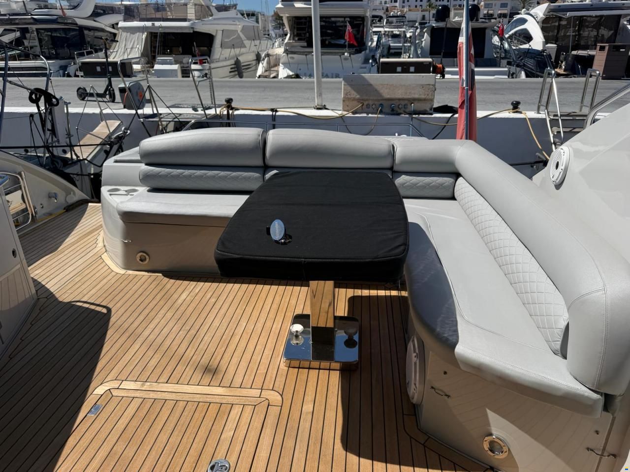 Sunseeker Predator 62