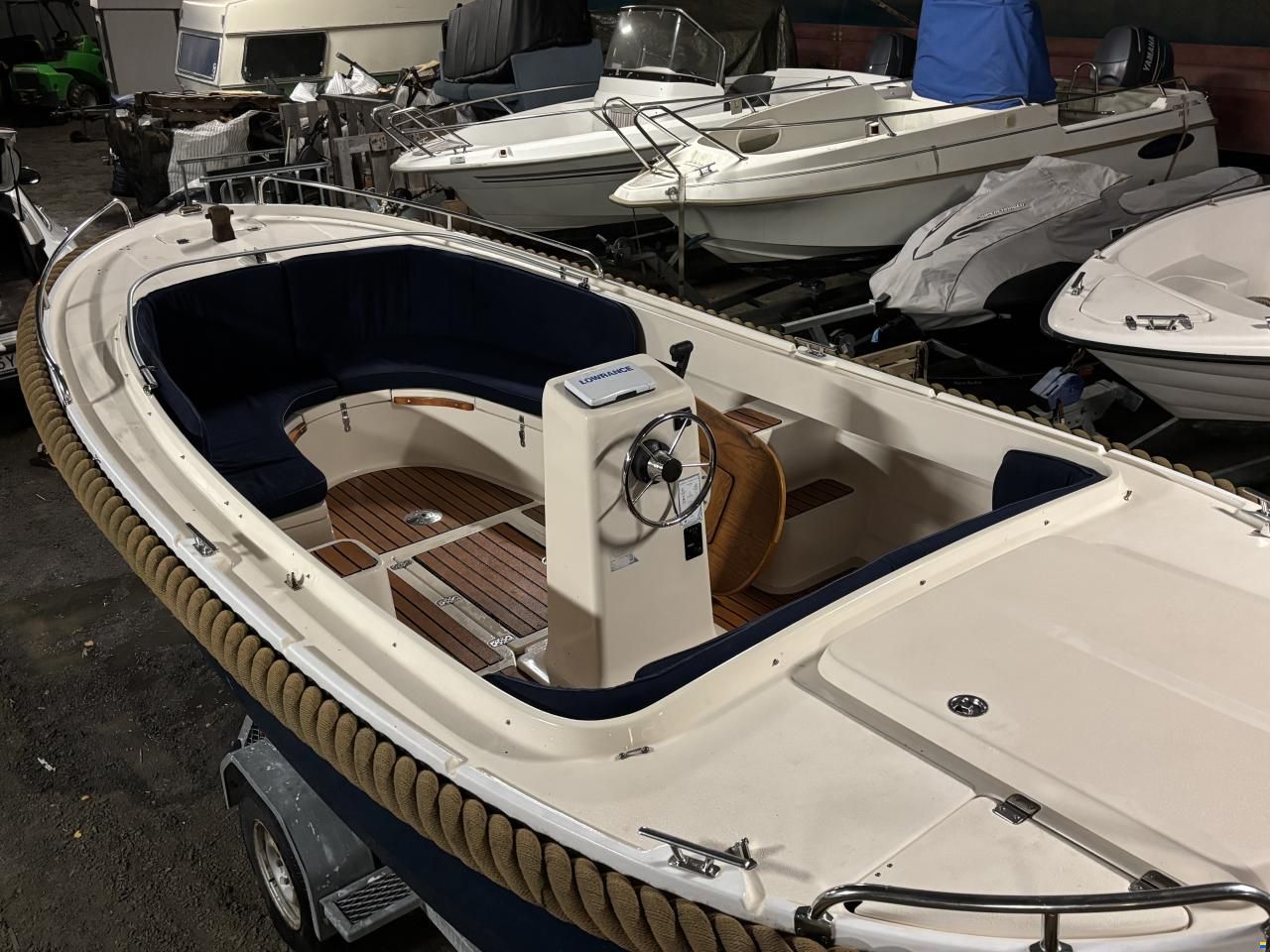 Crescent Allure 21