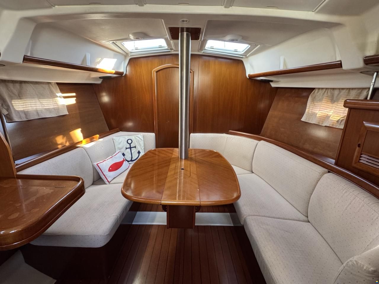 Beneteau Oceanis 373