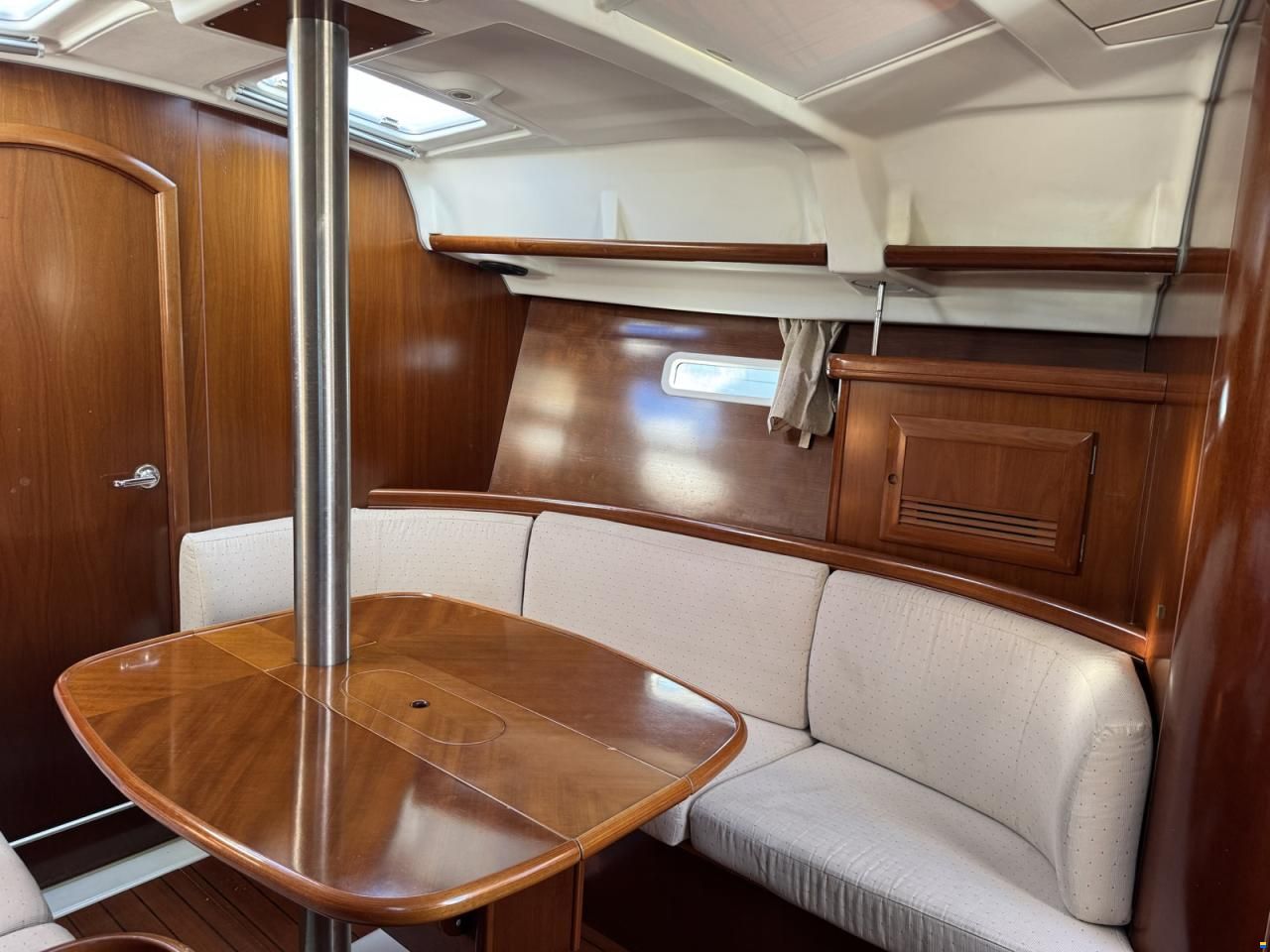 Beneteau Oceanis 373