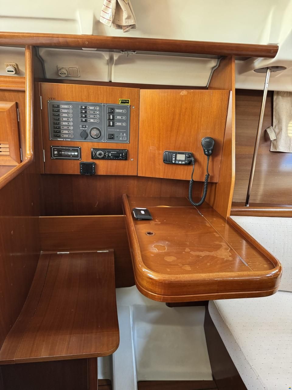 Beneteau Oceanis 373