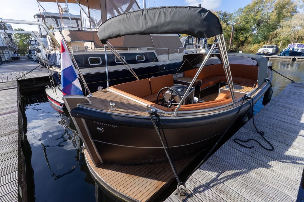 Aluship E-sloep 700