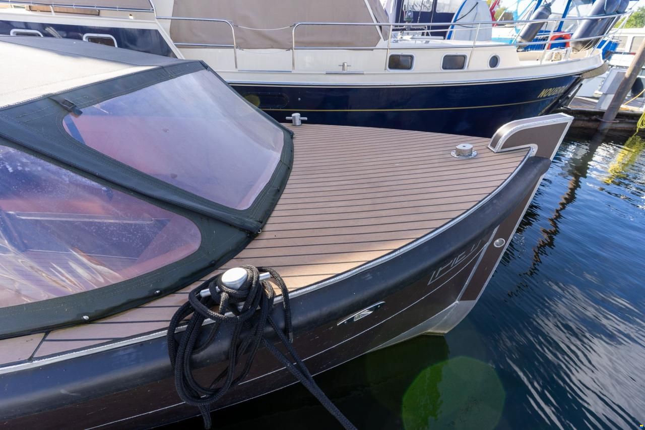 Aluship E-sloep 700