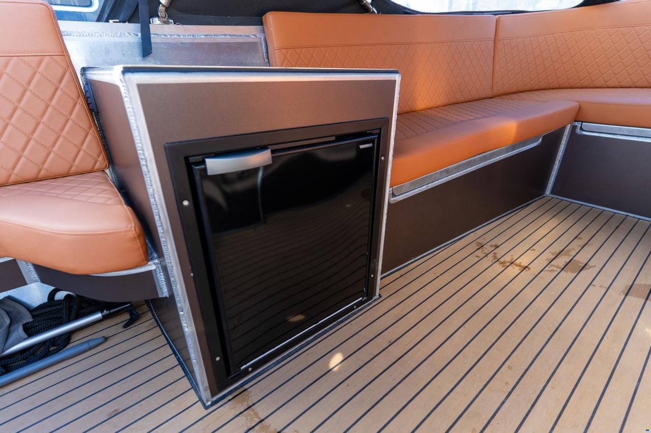 Aluship E-sloep 700