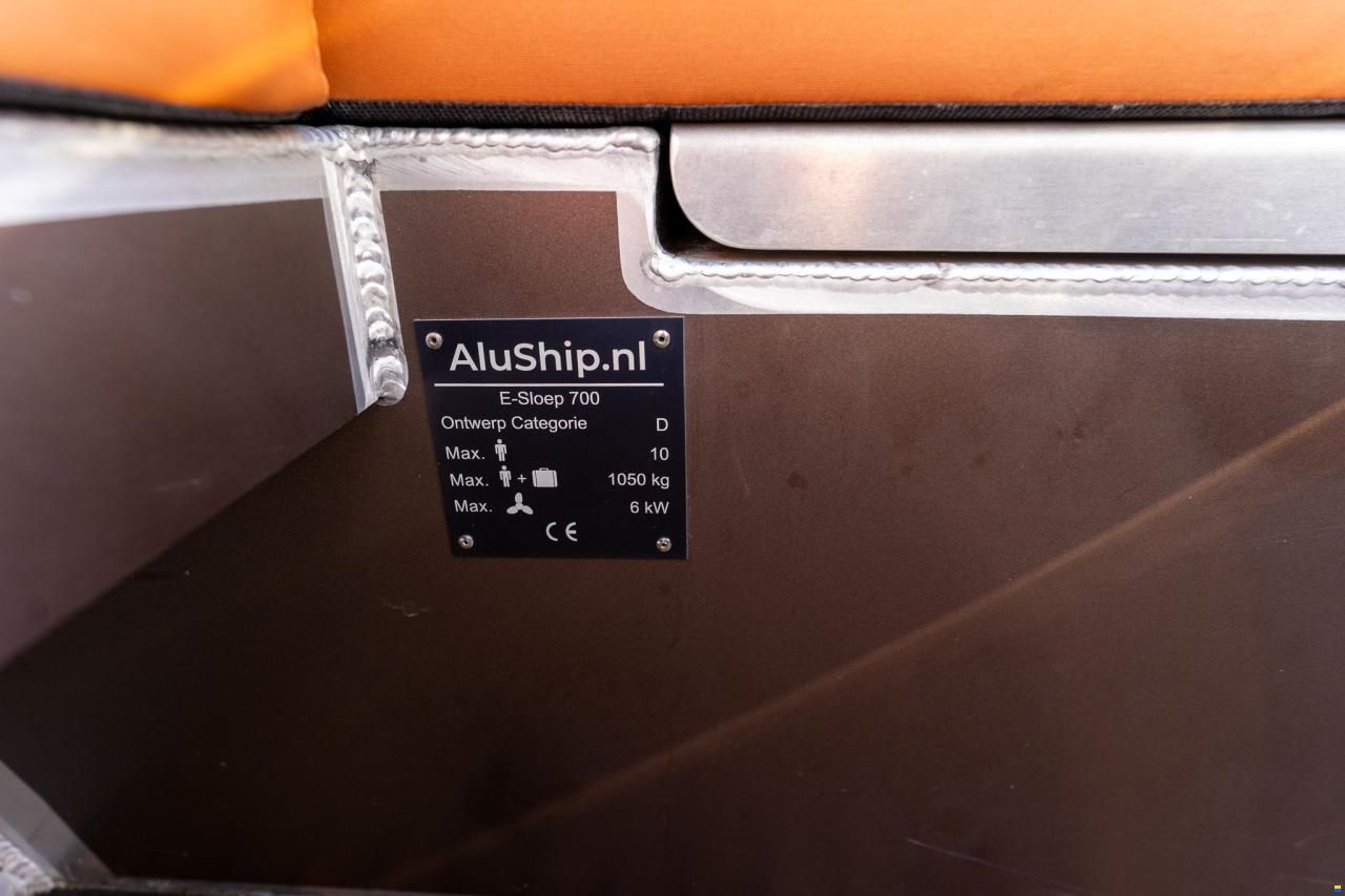 Aluship E-sloep 700