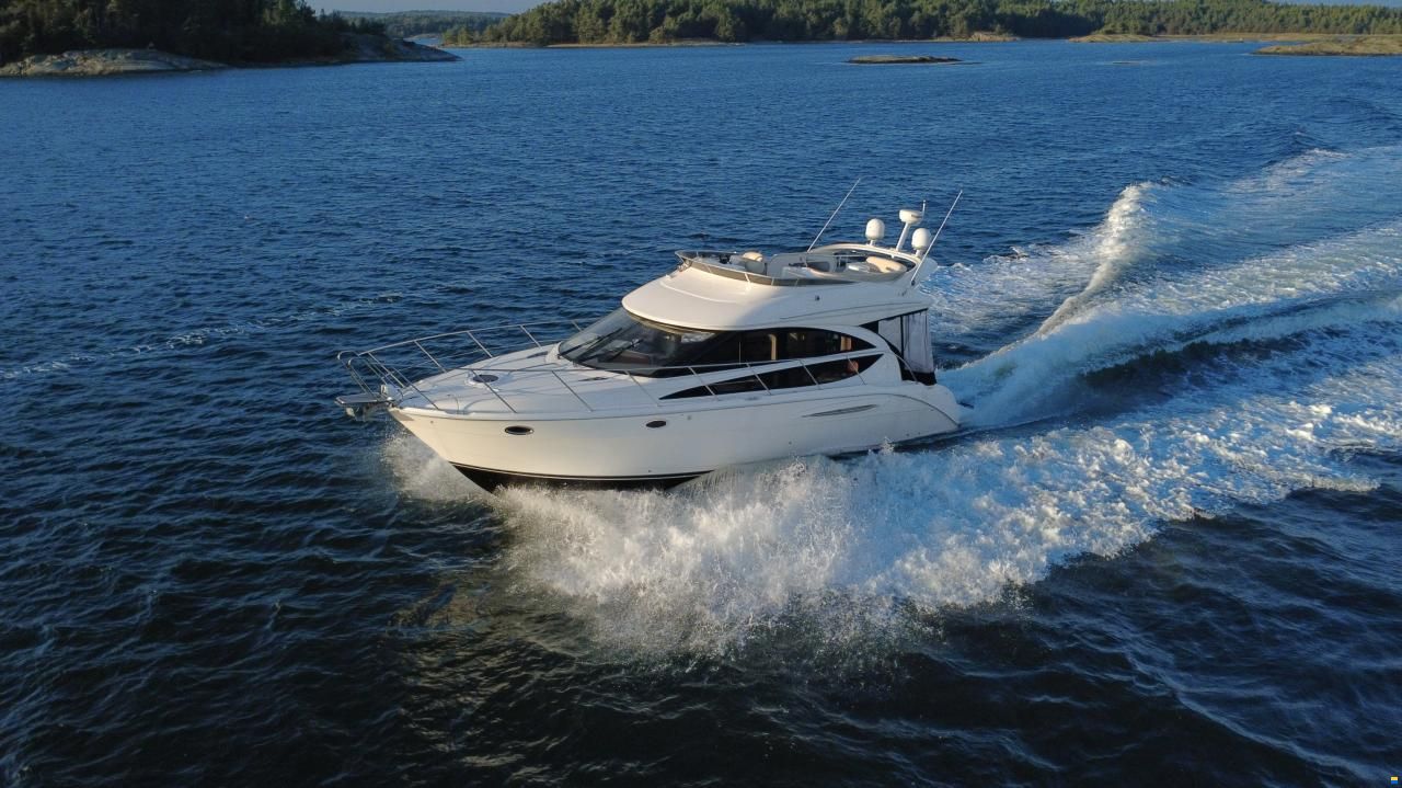 Meridian Yachts 391 Sedan
