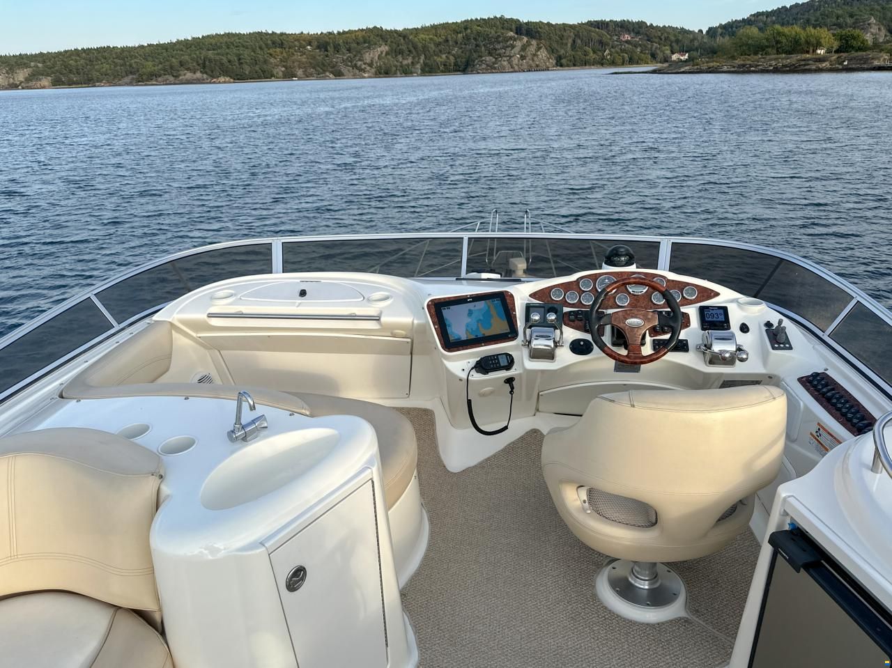 Meridian Yachts 391 Sedan