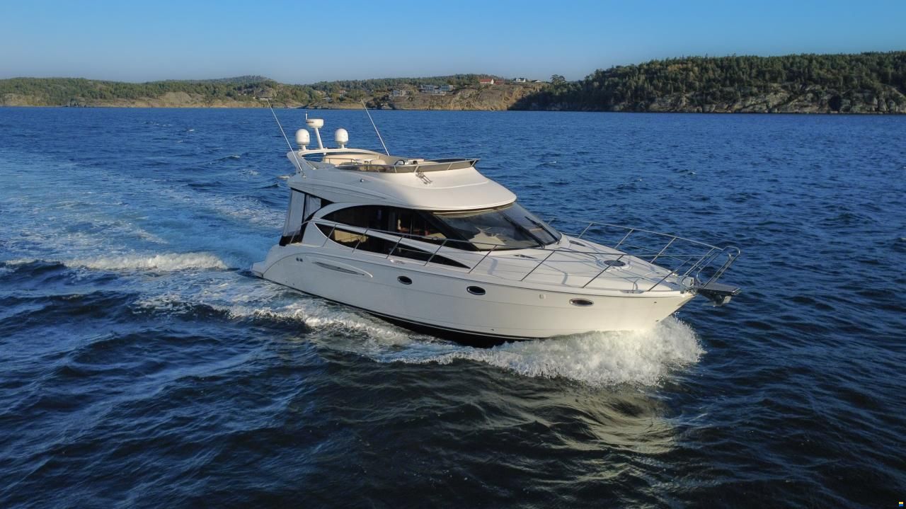 Meridian Yachts 391 Sedan