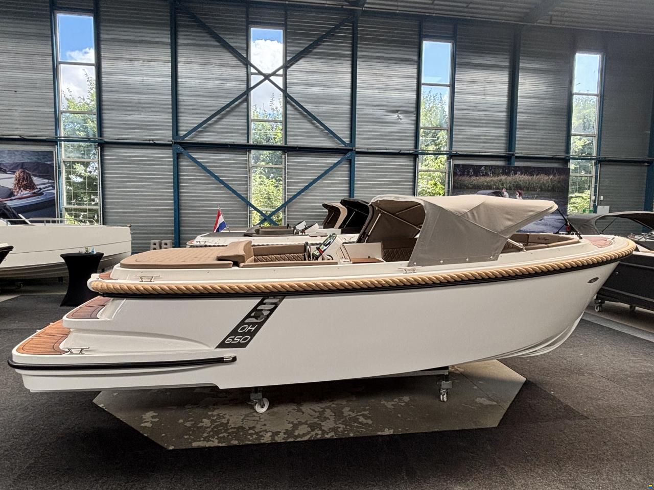 Oud Huijzer 650 Tender